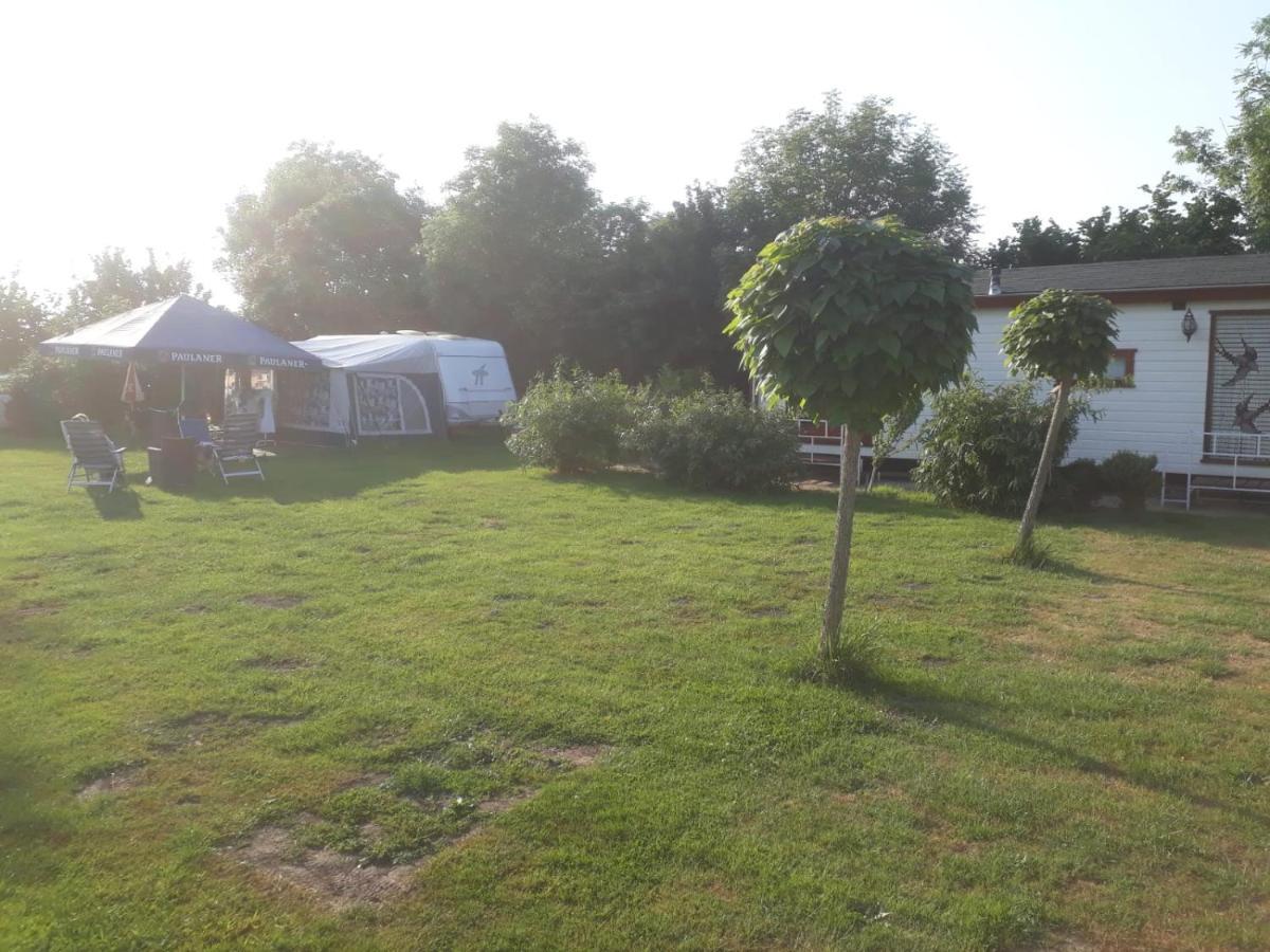 Chalet Van Minicamping De Braamhof カウデーケルケ エクステリア 写真